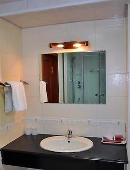 Dongfang Hotel Harbin Zewnętrze zdjęcie
